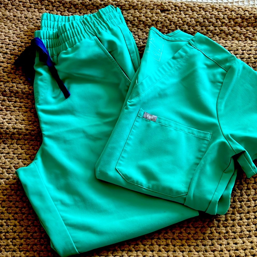 Figs scrubs